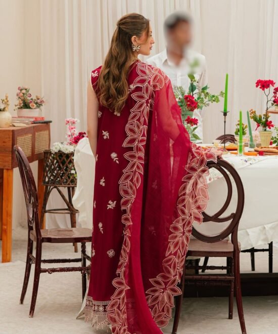 mahnur-mc-03-luxury-embroidered-dupatta